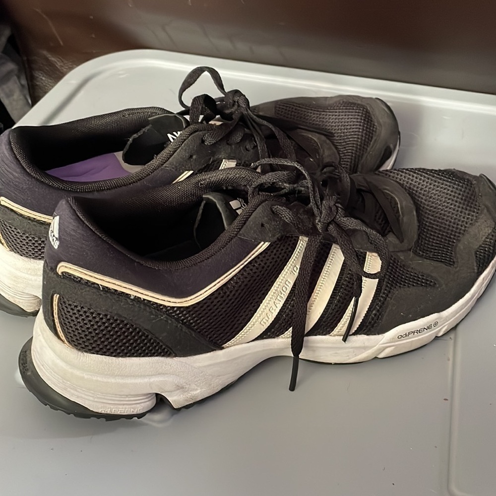 11 women’s adidas black white adiprene sneakers